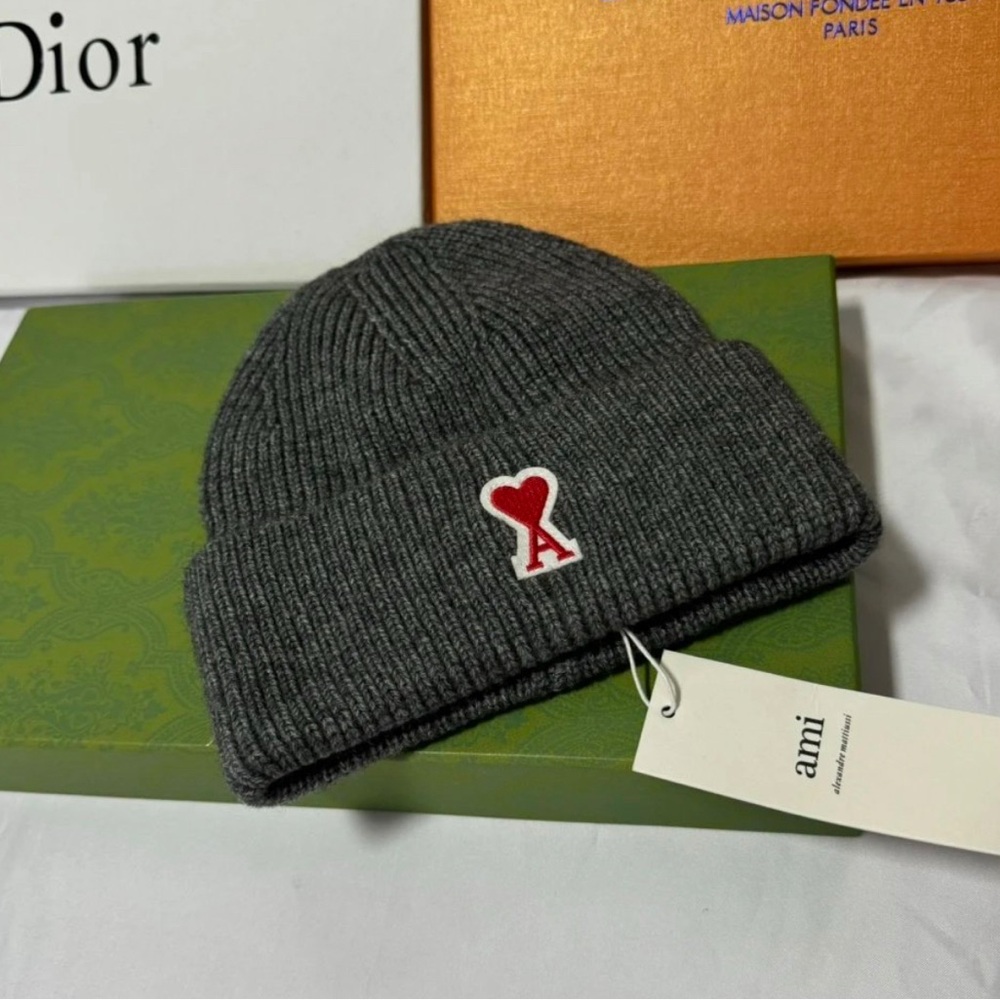 Ami Gray Knit Beanie